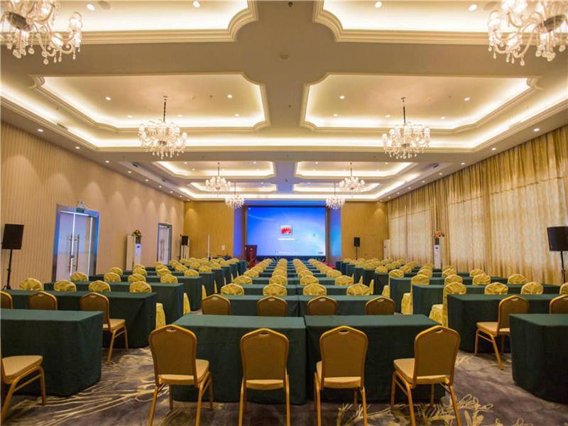 Vienna International Hotel Luogang Wanda Plaza Гуанчжоу Экстерьер фото