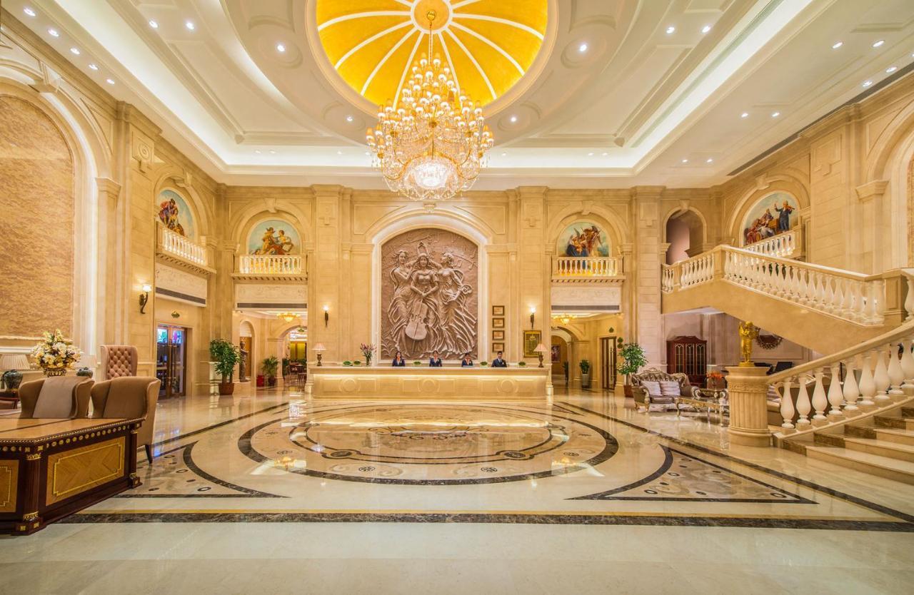 Vienna International Hotel Luogang Wanda Plaza Гуанчжоу Экстерьер фото